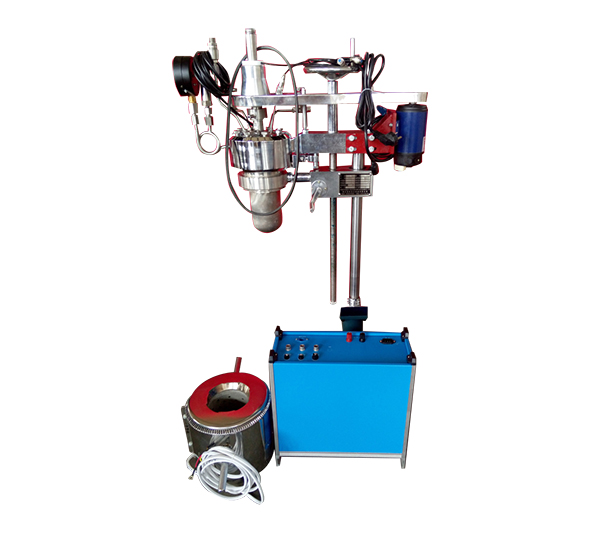 KCFD低壓系列--快開卡環(huán)結(jié)構(gòu)-釜體下落、翻轉(zhuǎn)出料側(cè)面照片