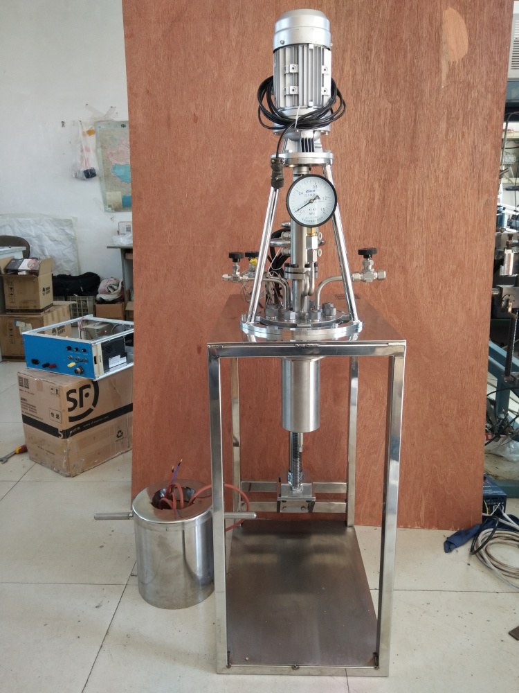 KCFD系列--框架結(jié)構(gòu)、螺栓連接、磁流體直連、翻轉(zhuǎn)出料正面照片