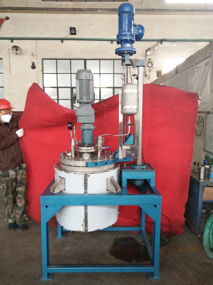 TFCF系列--電動升降釜蓋、直連攪拌、帶在線加料罐1