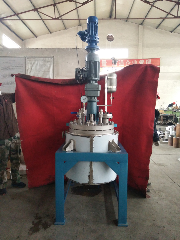 TFCF系列--電動升降釜蓋、直連攪拌、帶在線加料罐2